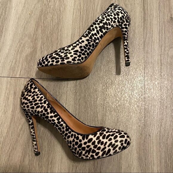 Animal print with faux hair, 4” heel, size… - Picture 5 of 10